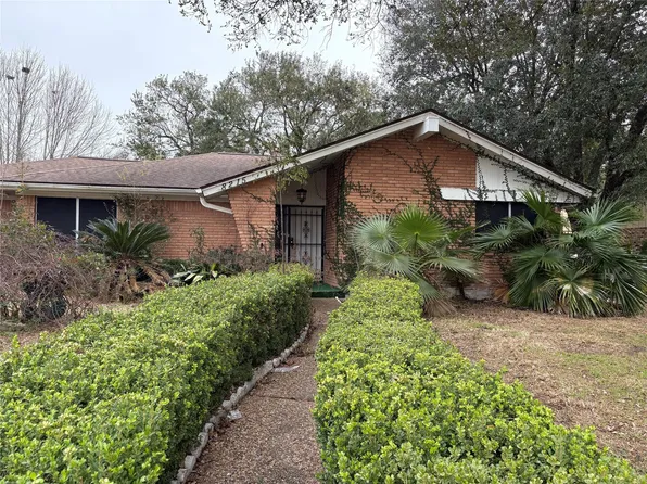 8215 Glencrest St, Houston, TX 77061