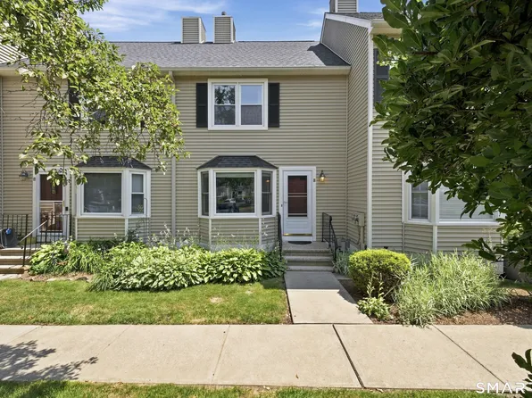 16 Braintree Court #16, Suffield, CT 06078