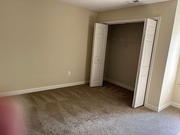 4th image of 500 Twin Oaks Cir