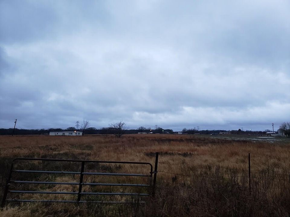 2nd image of 33386 Blanton Ranch Rd