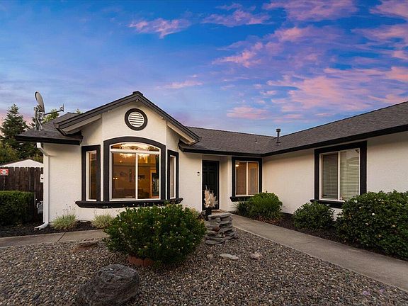3rd image of 4575 Cerro Ln