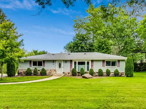 360 S Saint Marys Rd, Libertyville, IL 60048