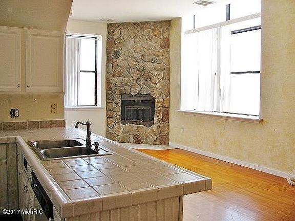 2nd image of 297 W Clay Ave APT 204
