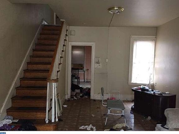 2nd image of 1019 N Pine St