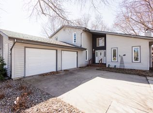 628 Melissa Ln, Saint Anne, IL 60964