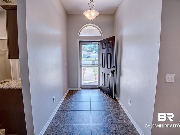 5th image of 15345 Fremont Ct