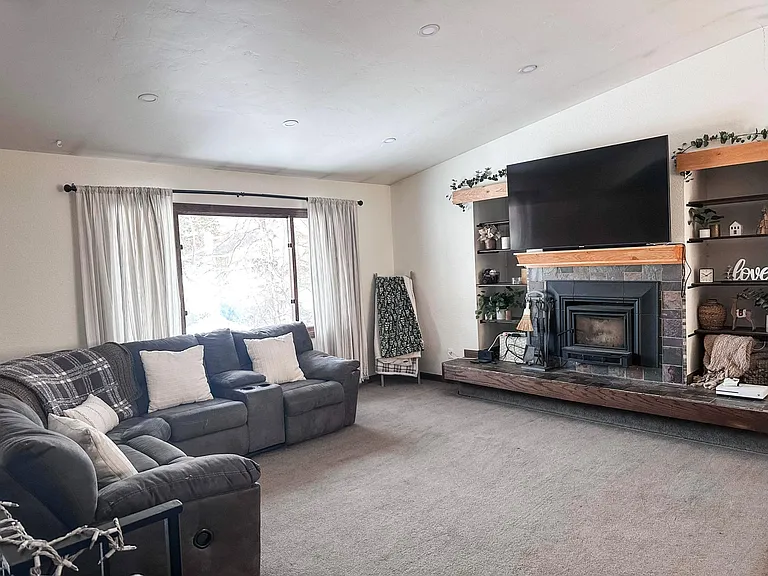 6910 Joseph St — Photo 1