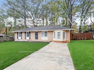 8154 Huntington Dr, Jonesboro, GA 30238
