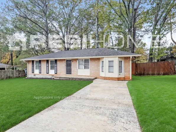 8154 Huntington Dr, Jonesboro, GA 30238