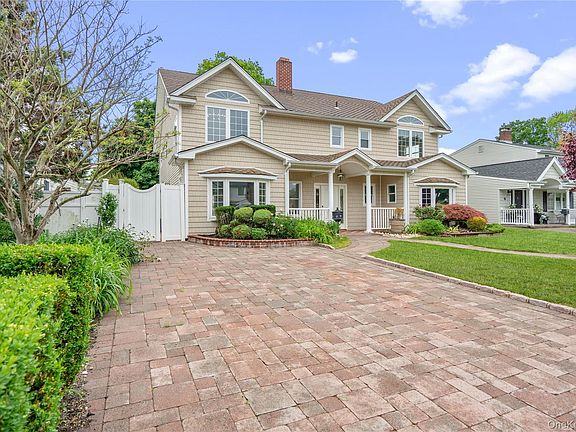3rd image of 244 Water Lane S