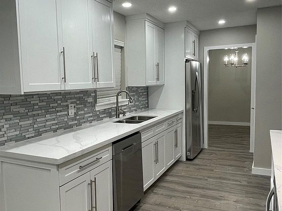 5th image of 10606 Hoyte Dr