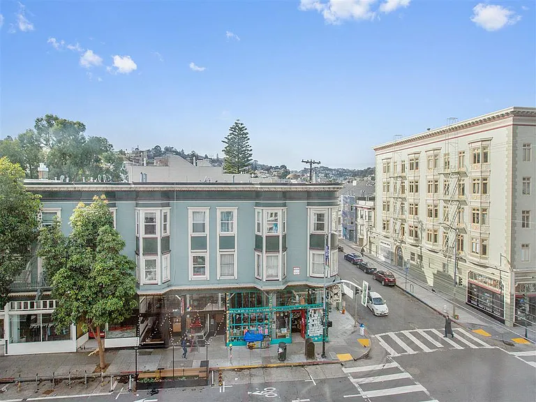 901 Valencia St. — Photo 9