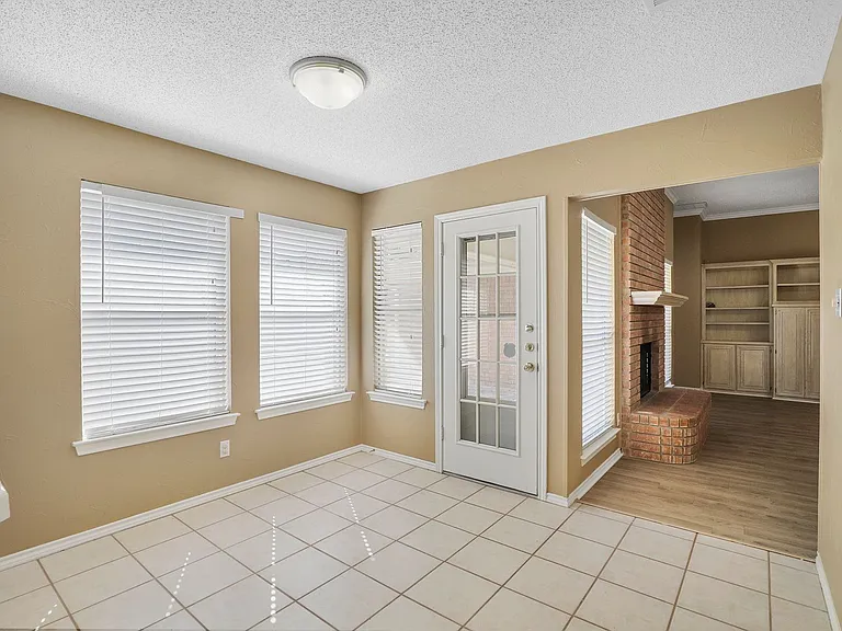 3040 Flamingo Cir — Photo 5