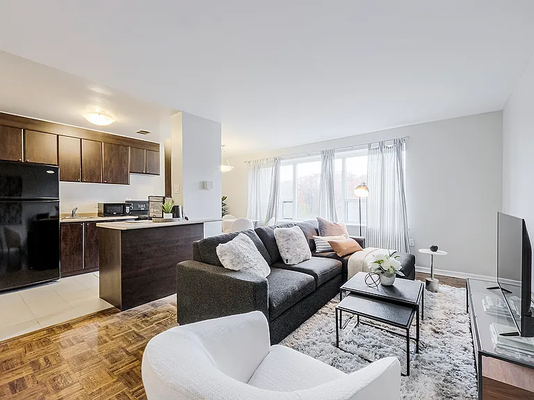 600 Kingston Rd #108 — Photo 4