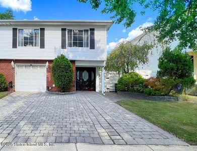 25 Kunath Ave, Staten Island, NY, 10309