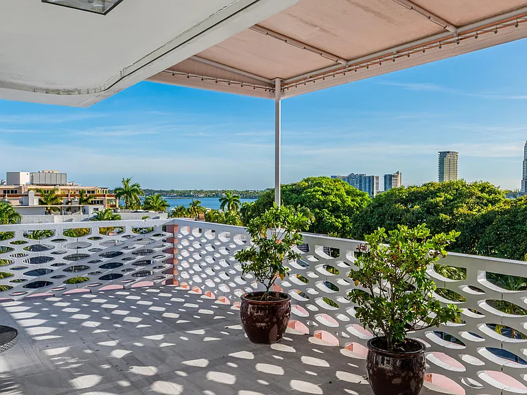 315 S Lake Dr #Penthouse D-33480 — Photo 21