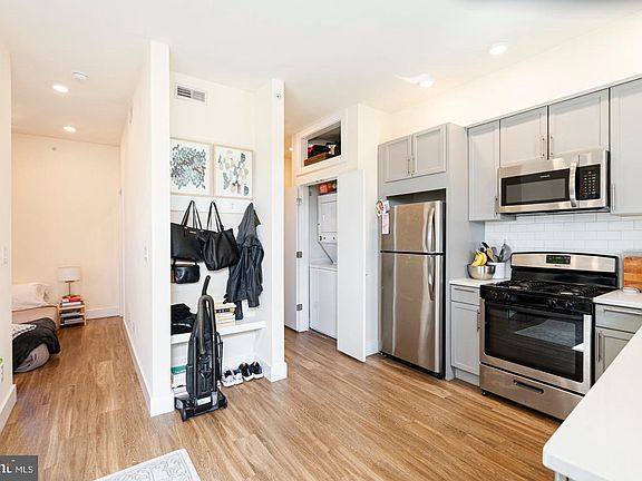 5th image of 1836 Frankford Ave Unit 8