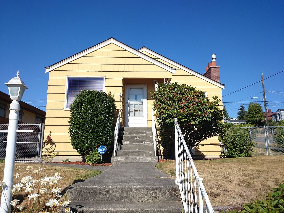 2nd image of 4003 36th Ave SW