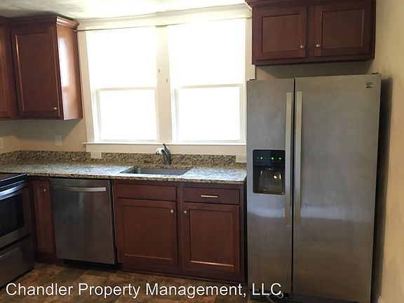 4th image of 4005 Newport Ave #B