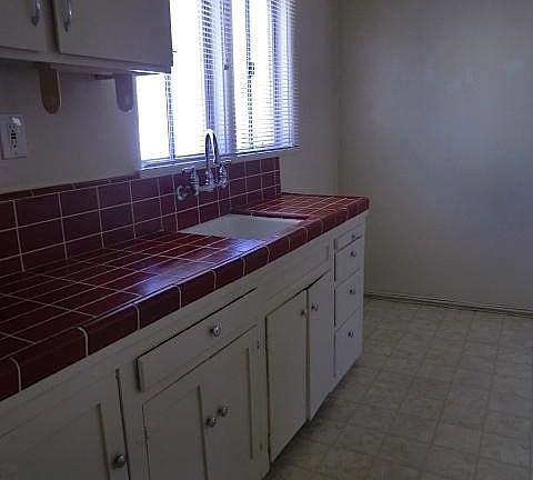 4th image of 1026 S Alma St