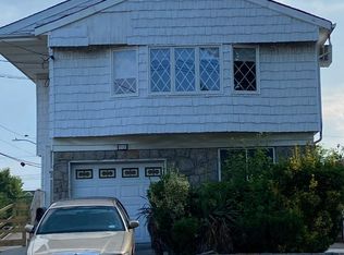 77 Slater Blvd, Staten Island, NY 10305