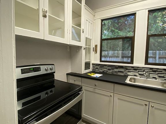 5th image of 5800 15th Ave NE #10
