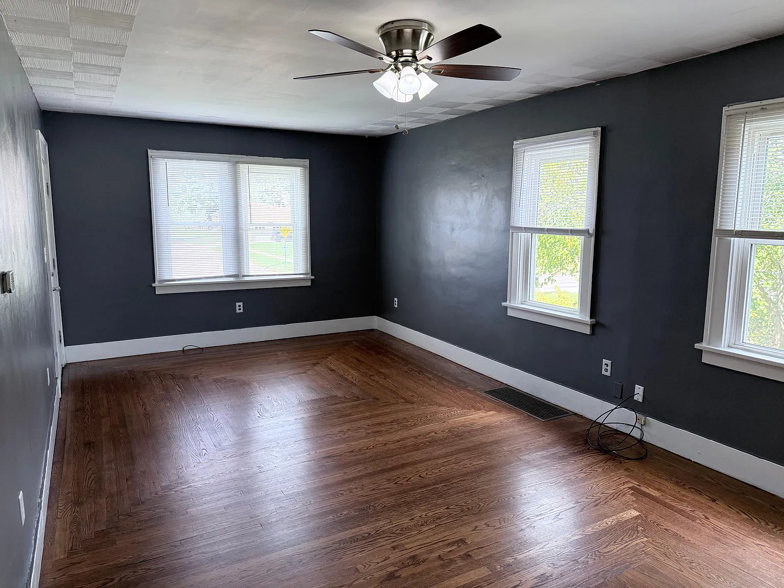 2 bed, 850 sqft, $1,100 — Photo 2