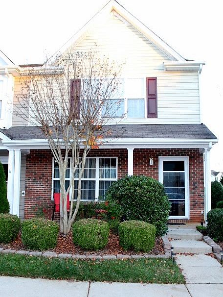 1st image of 1135 Oak Blossom Way