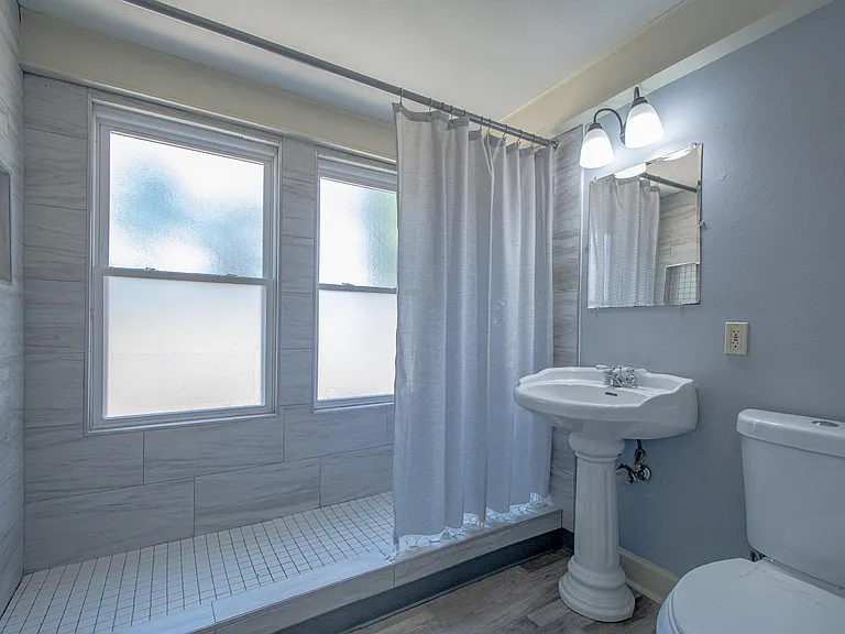 301 N Park St — Photo 28