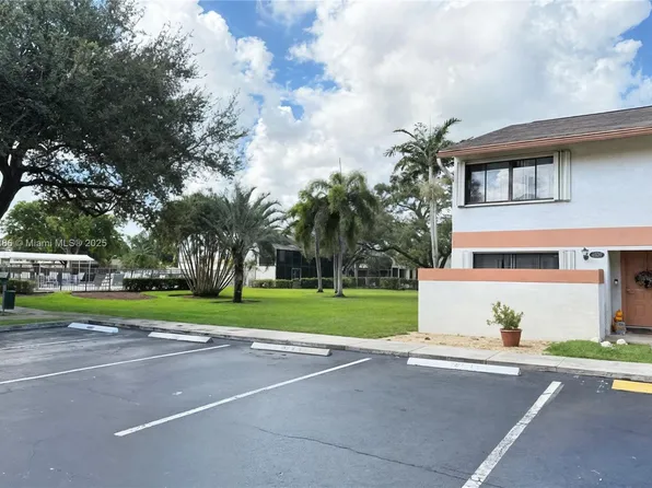 4231 SW 70th Ter, Davie, FL 33314