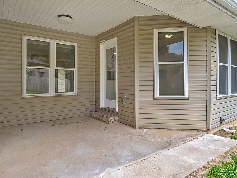 2921 S Eldon Ave — Photo 16