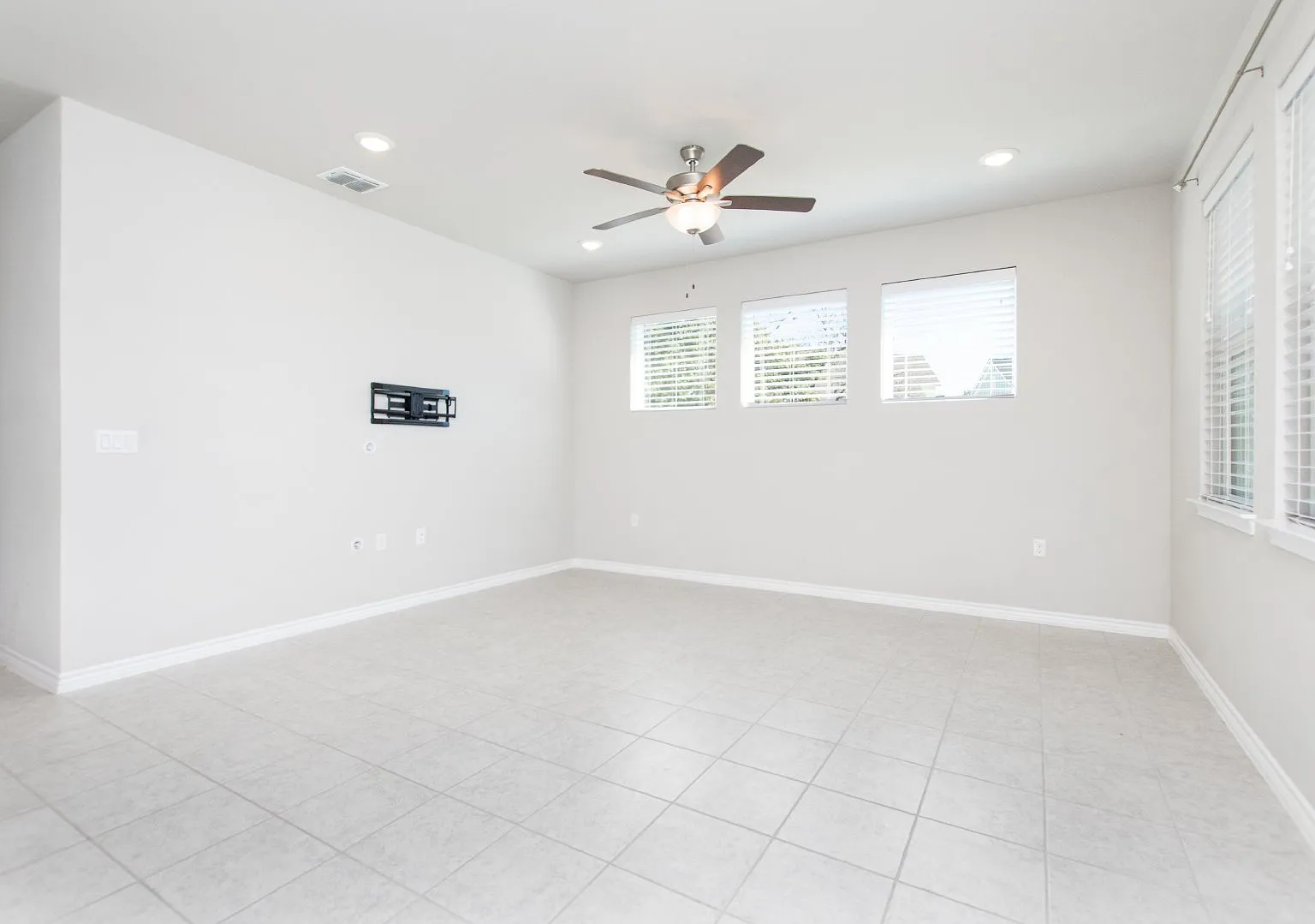 2 bed, 2.0 bath, 1260 sqft, $1,850 — Photo 4