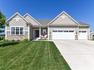 11469 W Meadowview Dr, Franklin, WI 53132