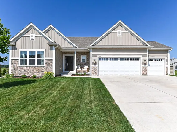 11469 West Meadowview DRIVE, Franklin, WI 53132