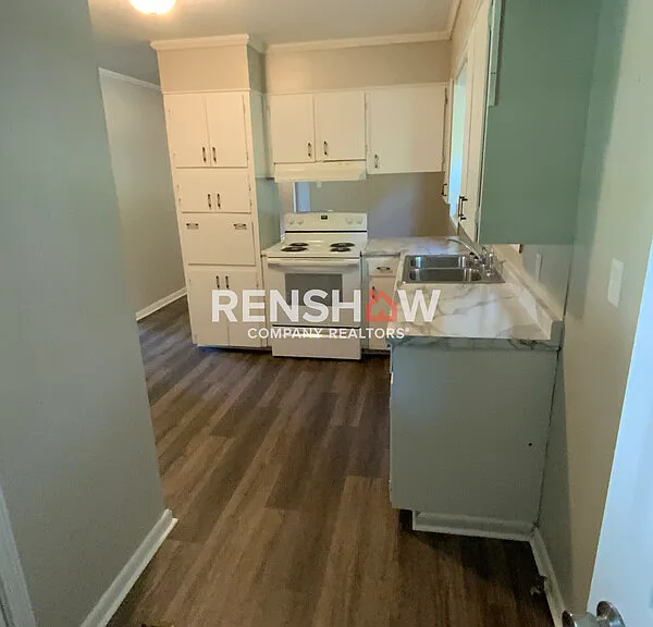 162 S Poplar St — Photo 7