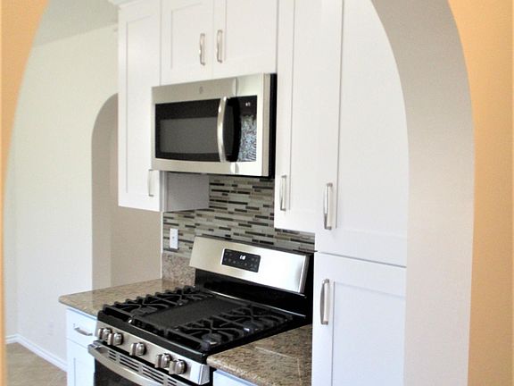 5th image of 565 W Broadway #B