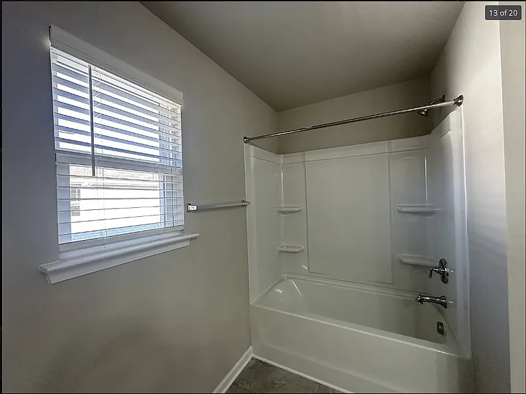 9050 Stoney Waters Ct — Photo 10