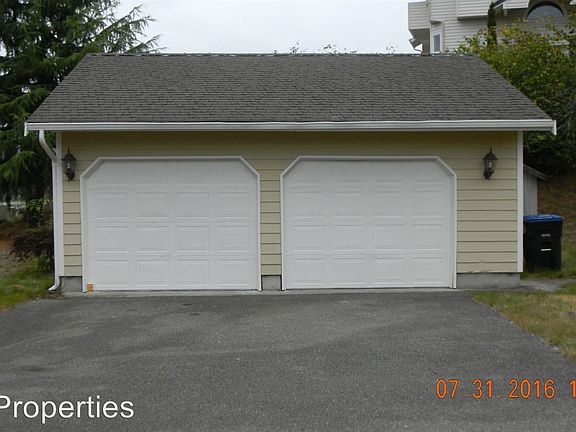 3rd image of 9635 Amanda Dr NE