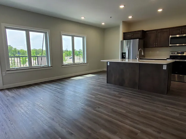 715 Lake Shore Dr NE #104 — Photo 18