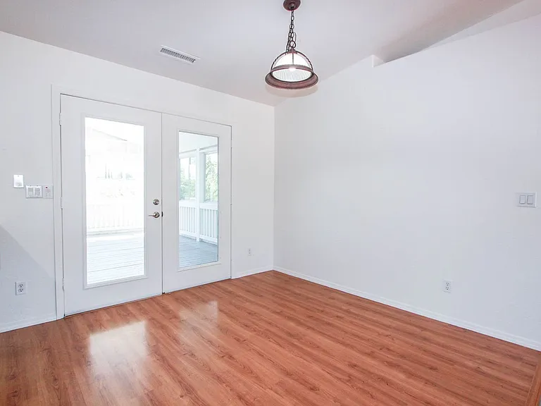 4266 N Saratoga Dr — Photo 5