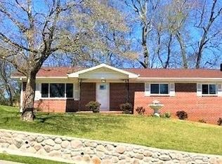 1347 Lynnhaven Cir, Hixson, TN 37343