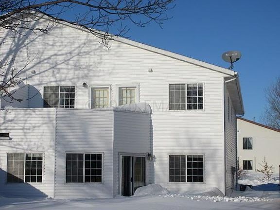 2nd image of 821 12th Ave W