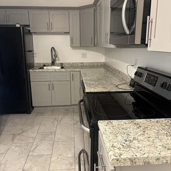 6050 Ellington Cv — Photo 11