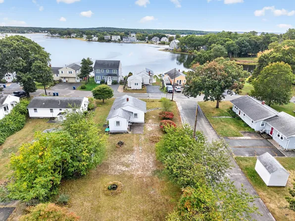 24 Broadmarsh Ave, Wareham, MA 02571