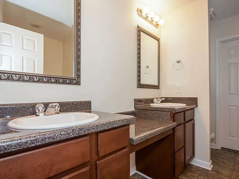 5437 Twin Brook Dr — Photo 11