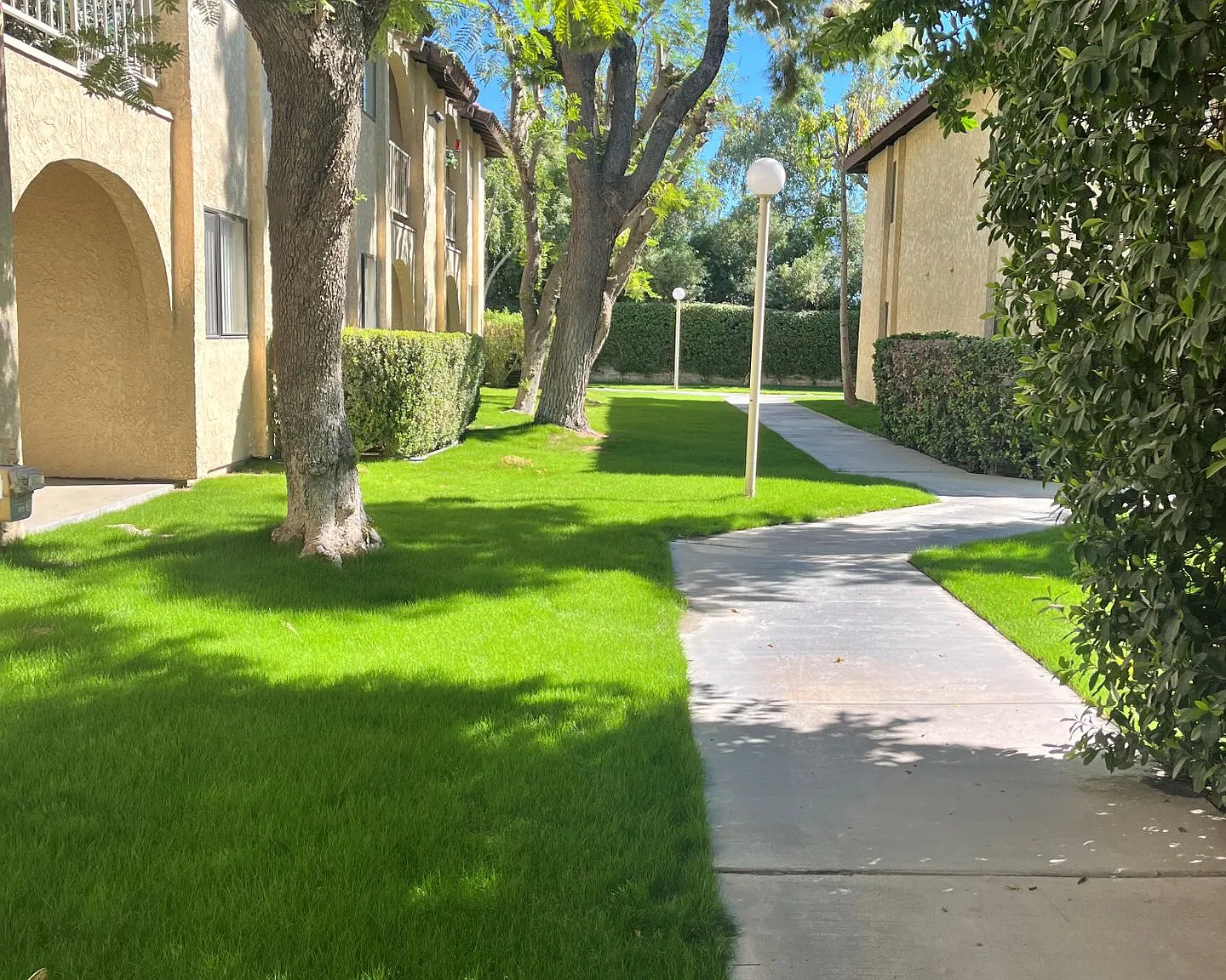 Royal Oaks Apartments in Bermuda Dunes — Photo 2