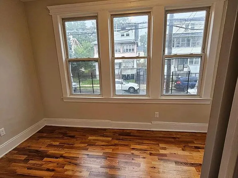 117 Isabella Ave #2F — Photo 4