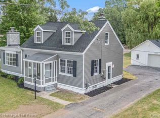 1293 Byron Rd, Howell, MI 48843