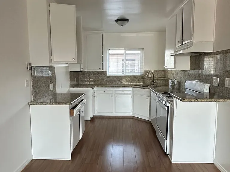 2155 La Canada Crest Dr — Photo 4