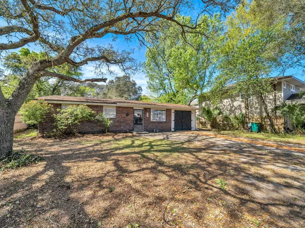 66 Eglin St, Fort Walton Beach, FL 32547